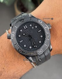 omega-300m-black-ceramica-clone-saat-03